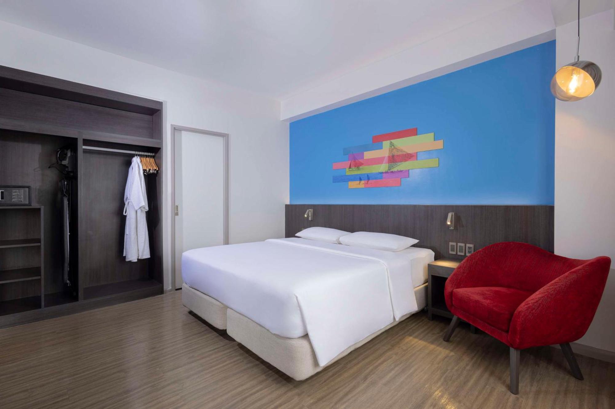 Park Inn By Radisson Iloilo Экстерьер фото