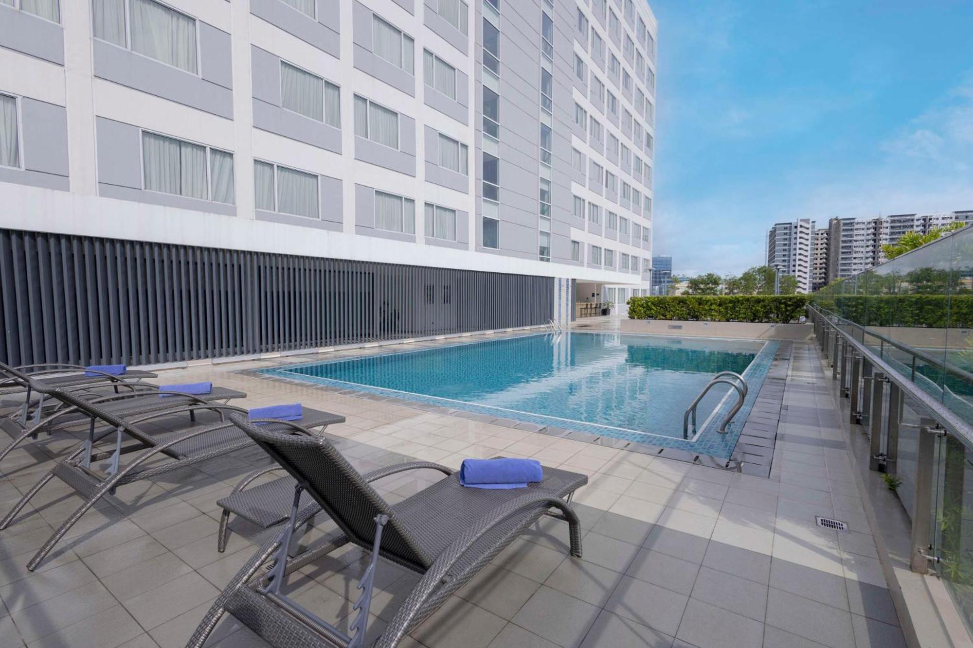 Park Inn By Radisson Iloilo Экстерьер фото