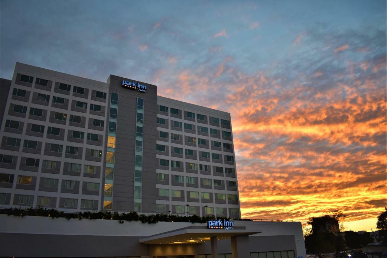 Park Inn By Radisson Iloilo Экстерьер фото